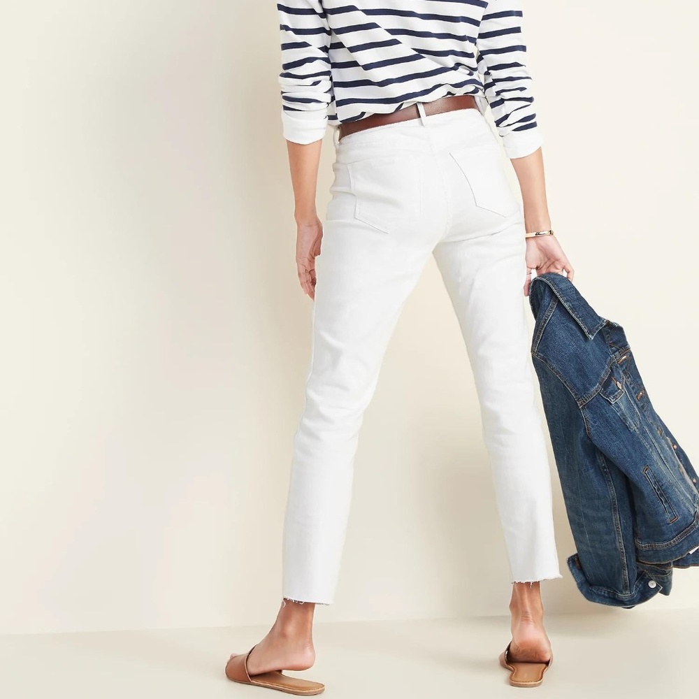 Old Navy High-Waisted Power Slim Straight Jeans - Picture 4 of 5